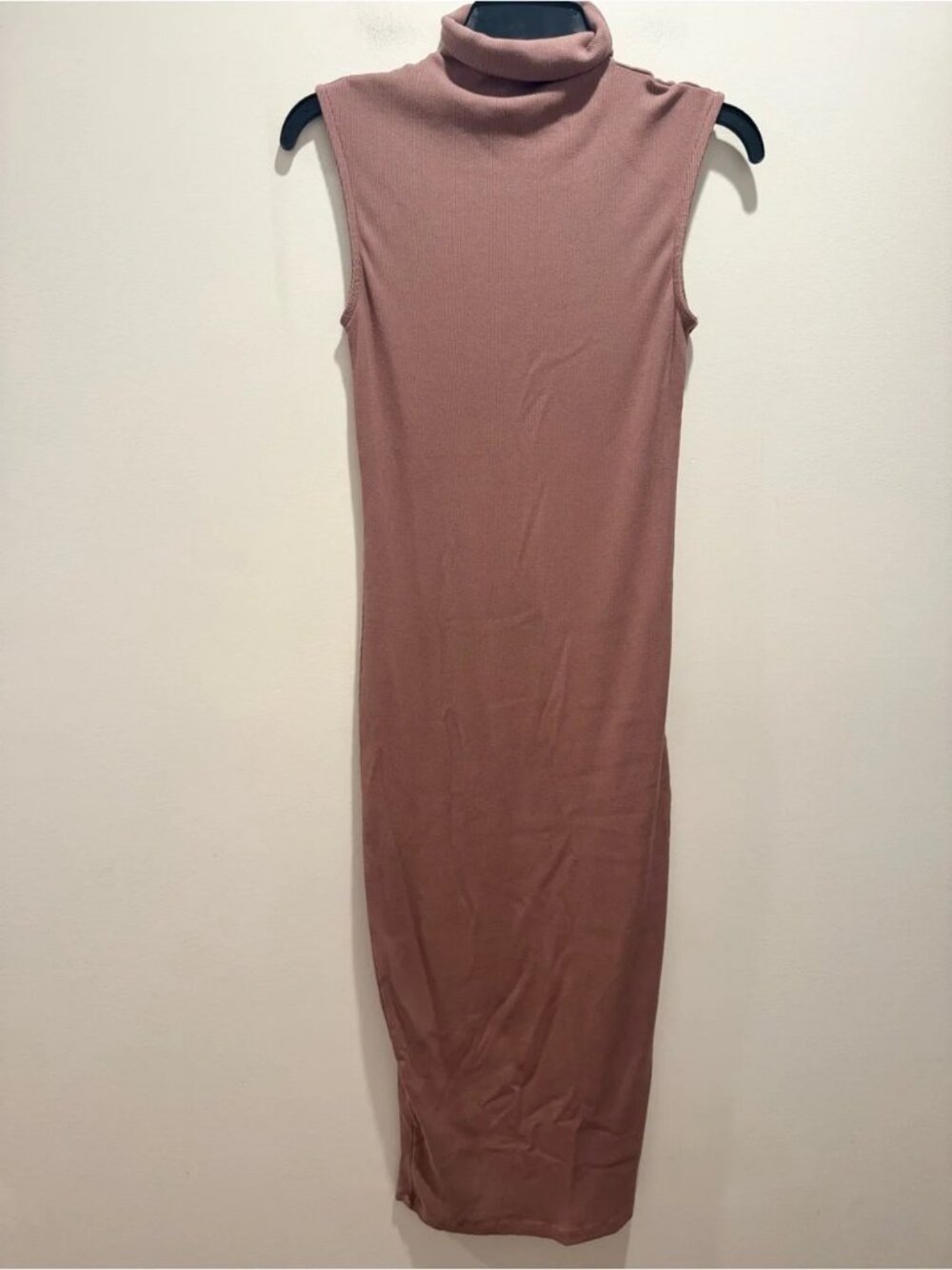 House of Harlow 1960 Sleeveless Ribbed Midi Dress in Dusty Rose